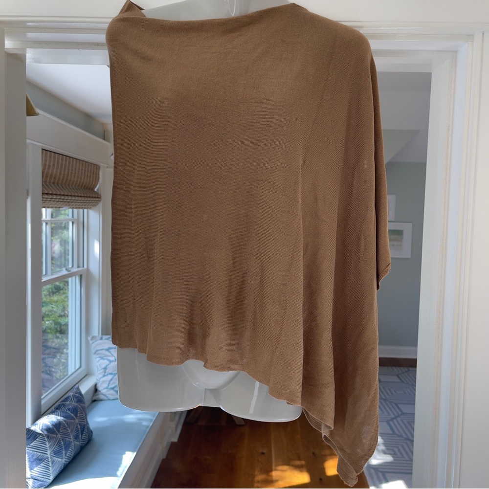 LY Lexi York Elegant Tan Women's Bamboo Poncho lightweight knit New with Tags!